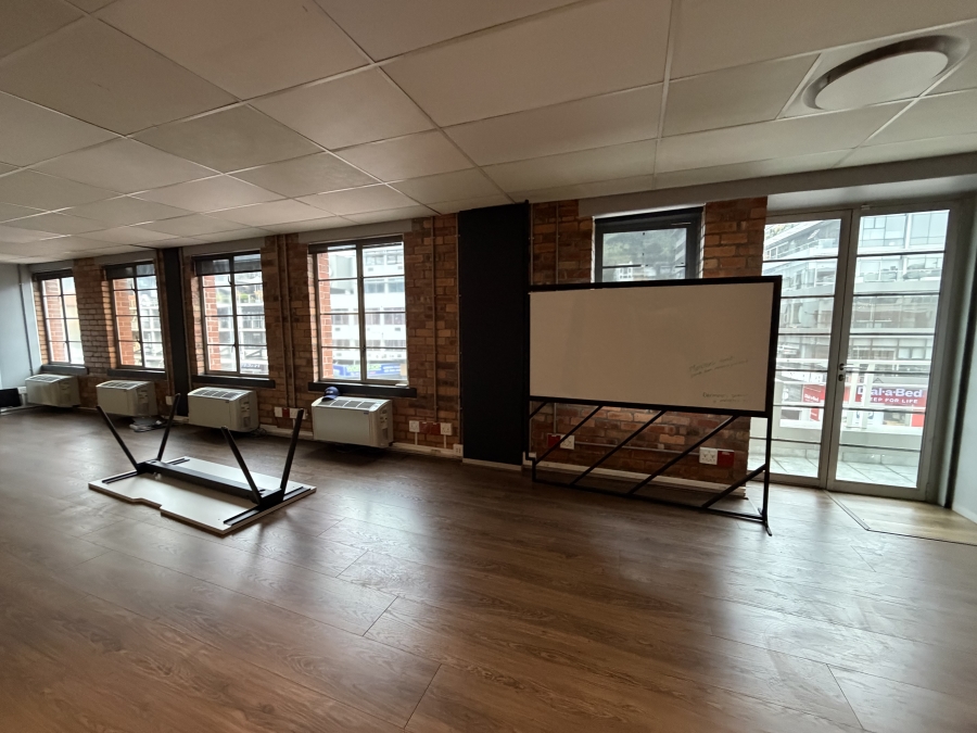 To Let Commercial Property for Rent in Green Point Western Cape